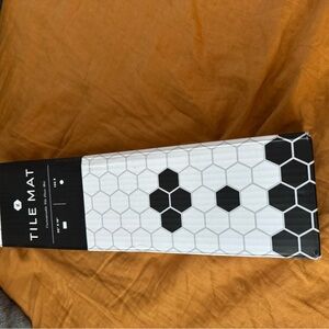 Hexagon Tile Mat in Black and White